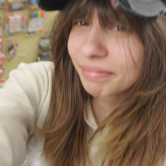 Meet your Posher, Dani - Picture 1 of 1